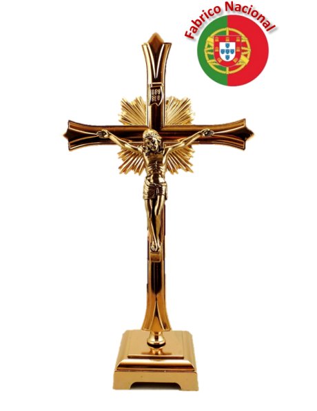 66/3 - Golden Metal Crucifix w/Base 20,50cm